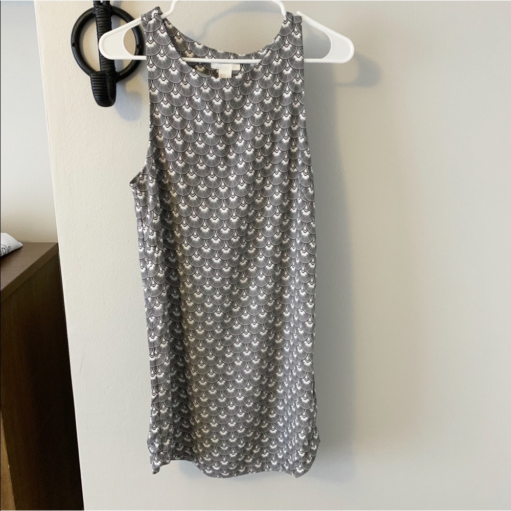 H and M black and white pattern shift dress